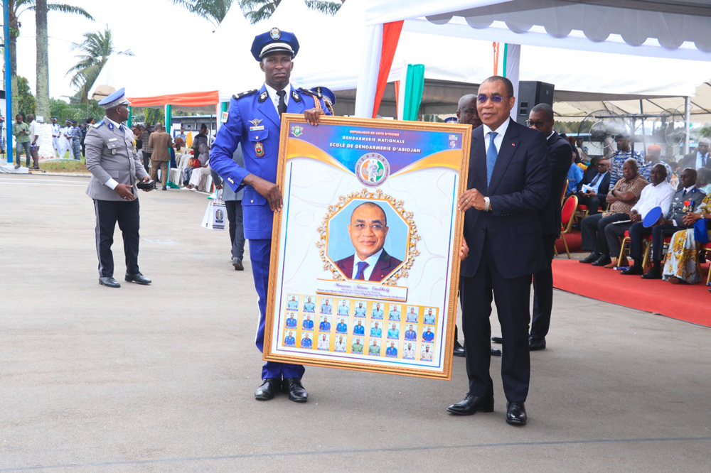 Ecole de Gendarmerie Nationale /Double cérémonie de baptême et de prestation de serment de la 47ème promotion des officiers et de la 62ème des sous-officiers 1ère année : Le ministre Adama Coulibaly exhorte ses filleuls à cultiver le travail et l’humilité